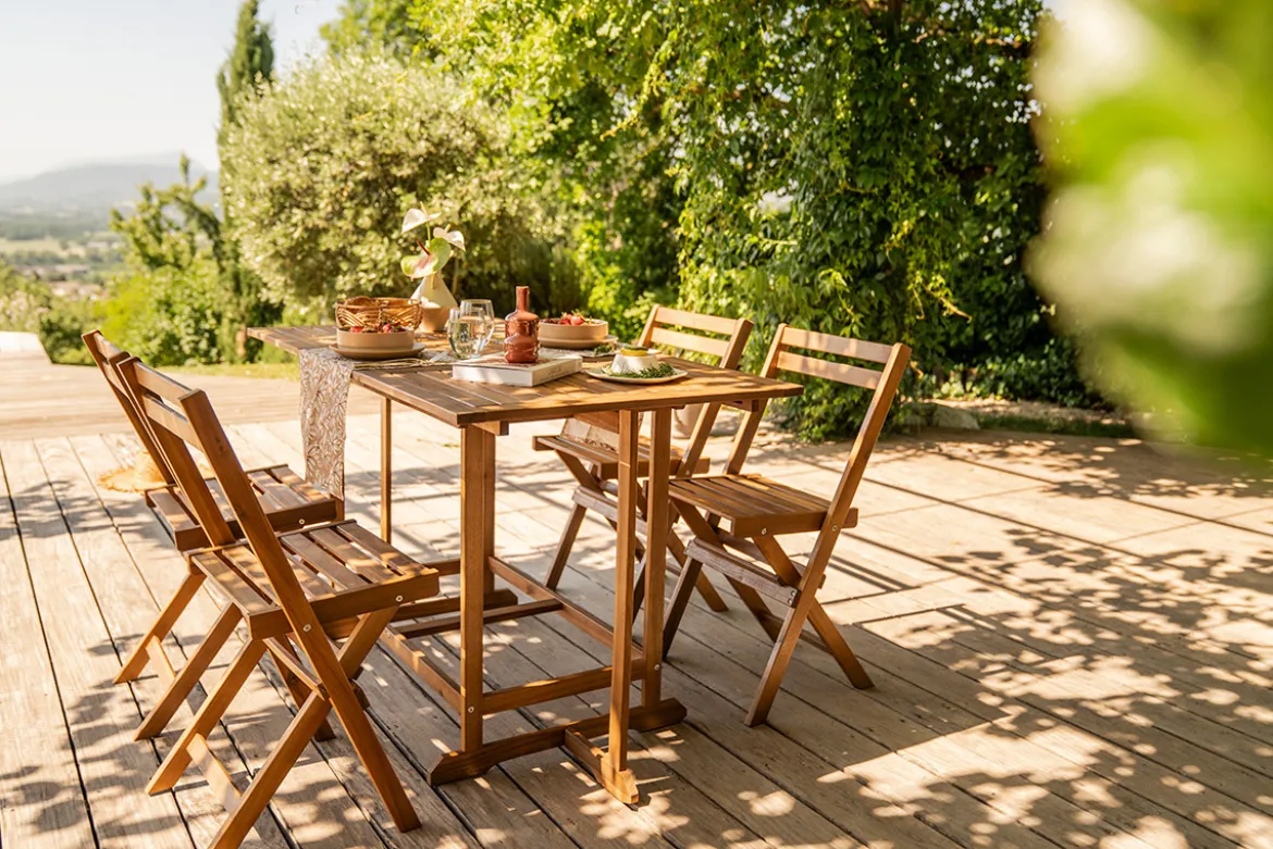 Set d'une table extensible avec rangements et de 4 chaises pliantes en bois massif CARMEN