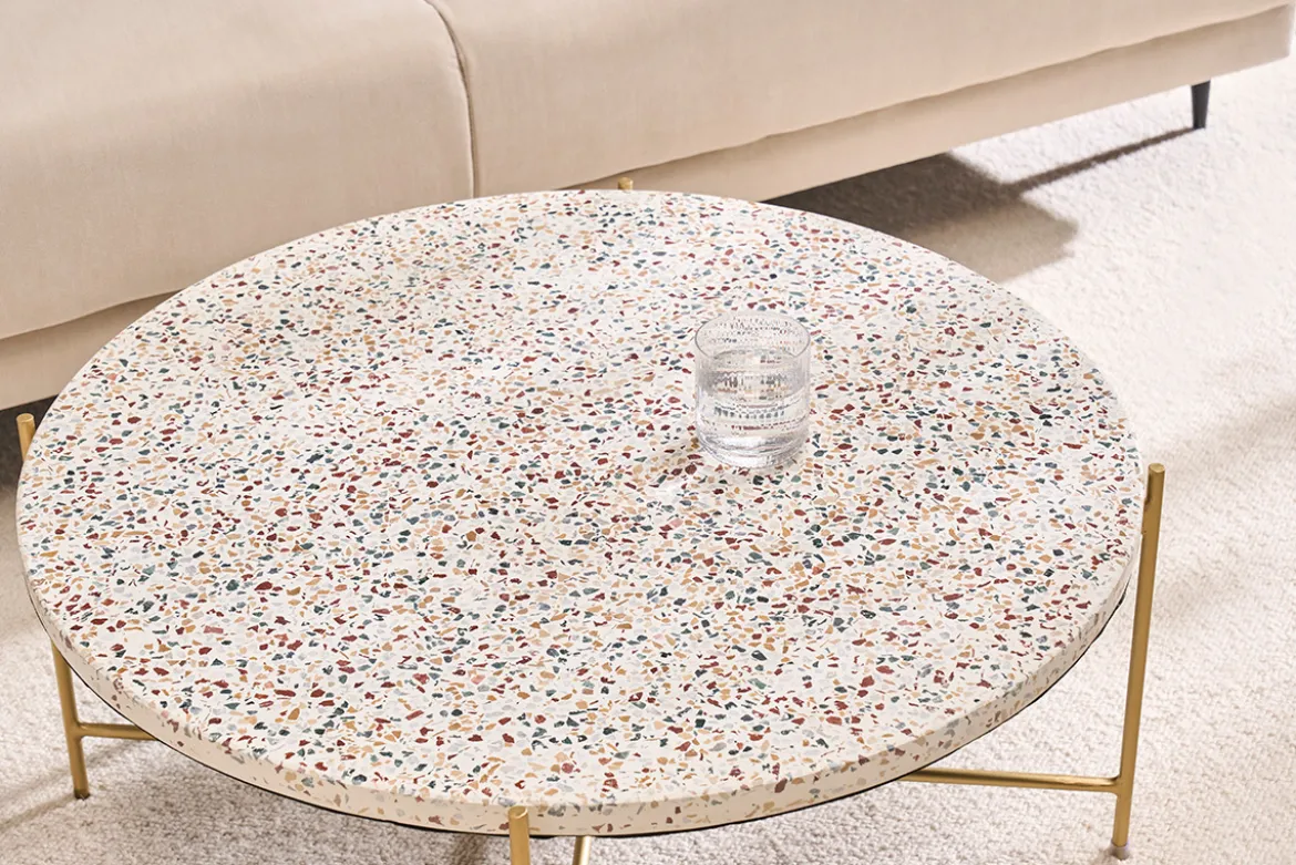 Table basse ronde design en terrazzo et métal doré D81 cm MEZZO