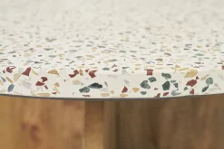 Table basse ronde en terrazzo et bois clair manguier massif D79.5 cm NESSA