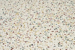 Table basse ronde en terrazzo et bois clair manguier massif D79.5 cm NESSA