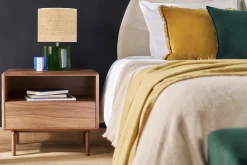 Table de chevet bois foncé noyer SUVA