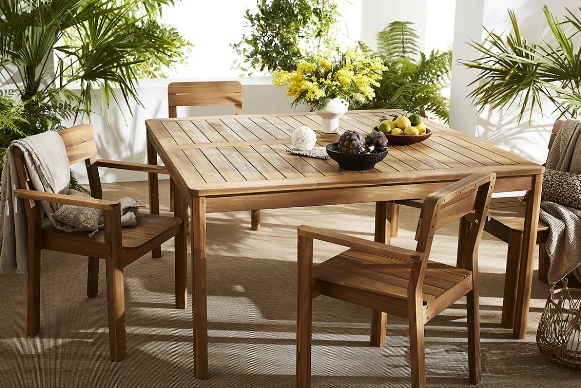 Table de jardin carrée en bois massif L147 cm AKIS