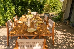 Table de jardin extensible rallonges intégrées en bois massif L180-240 cm CANOPEE