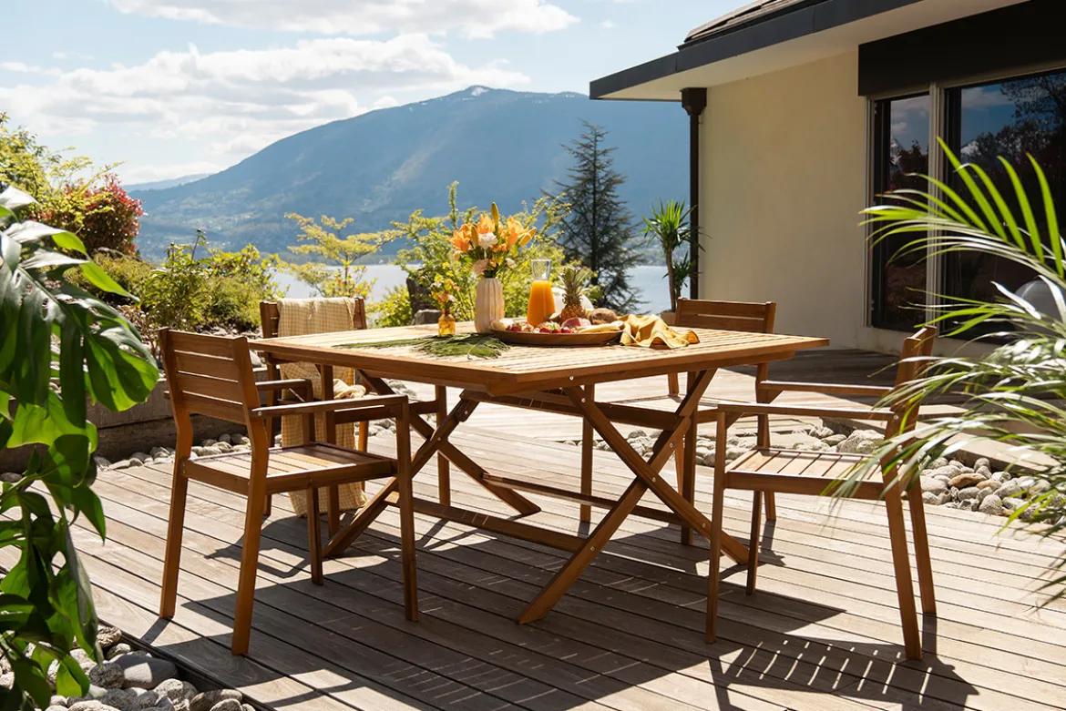 Table de jardin pliante carrée en bois massif L140 cm SANTIAGO