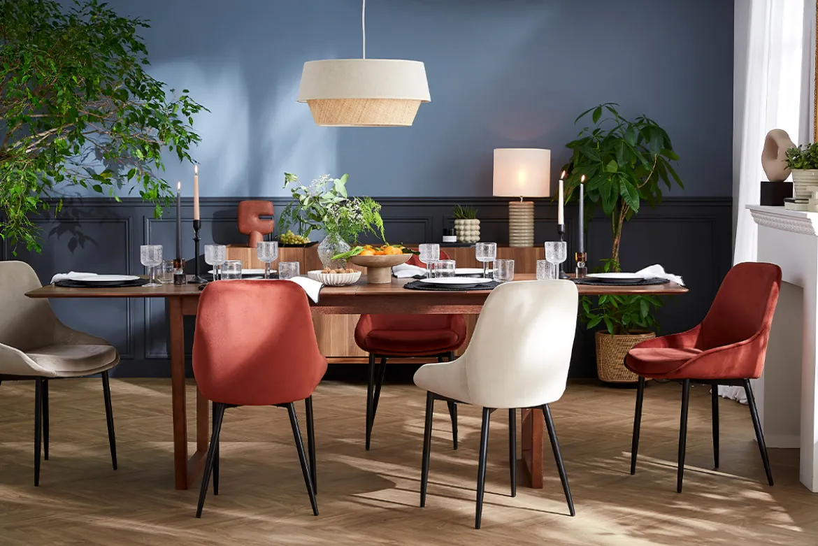 Table extensible rallonges intégrées rectangulaire en bois foncé noyer L160-240 cm LAHO