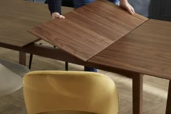 Table extensible rallonges intégrées rectangulaire en bois foncé noyer L160-240 cm LAHO