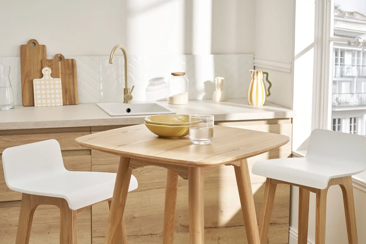 Table haute carrée frêne scandinave L60 cm BALTIK