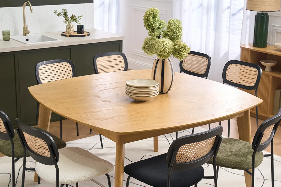 Table à manger carrée scandinave bois clair chêne L140 cm LEENA