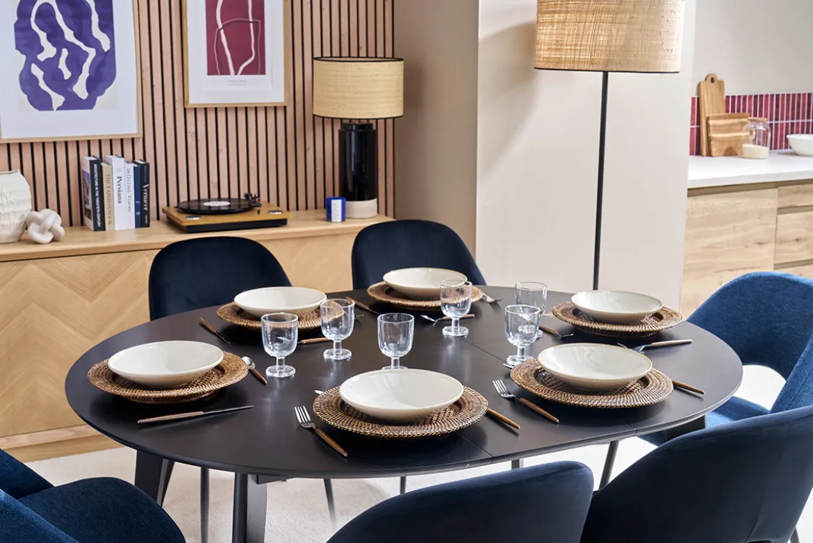 Table à manger design extensible ronde noire L120-150 cm LEENA
