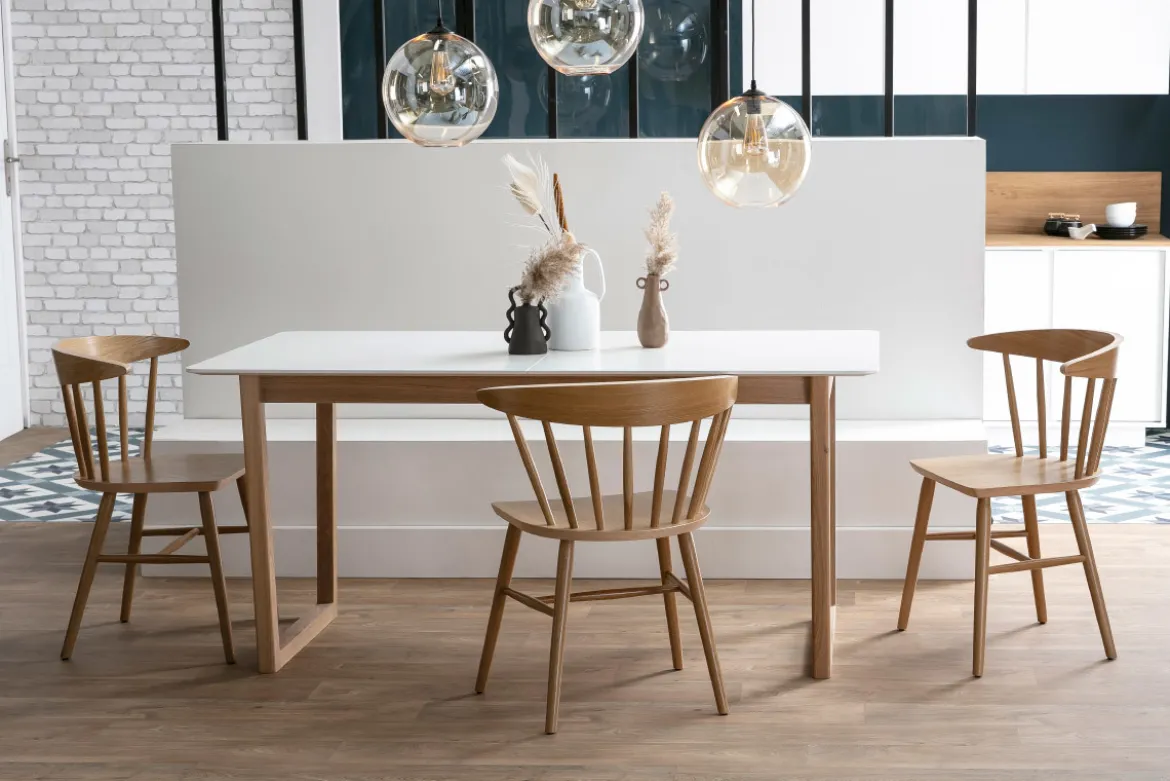 Table à manger extensible rectangulaire rallonges intégrées finition blanc et bois clair chêne massif L160-240 cm LAHO