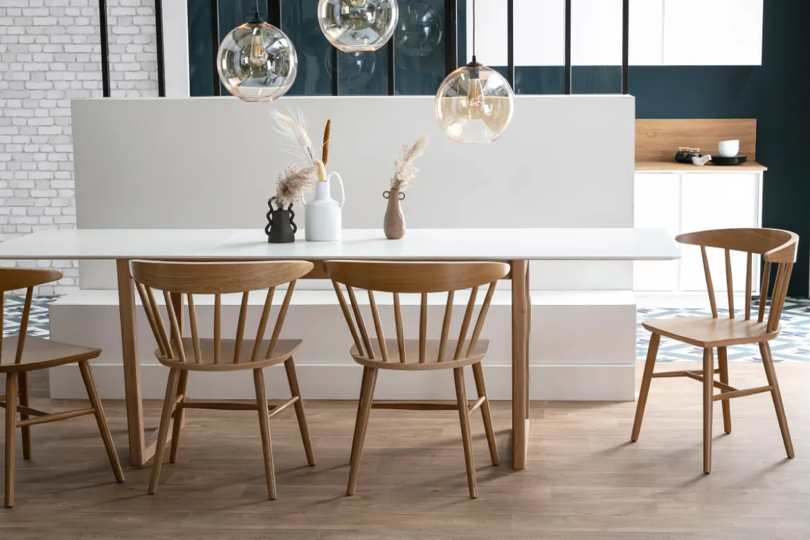 Table à manger extensible rectangulaire rallonges intégrées finition blanc et bois clair chêne massif L160-240 cm LAHO