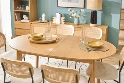 Table à manger ovale extensible avec rallonges intégrées en bois clair chêne L150-200 cm ANSEL