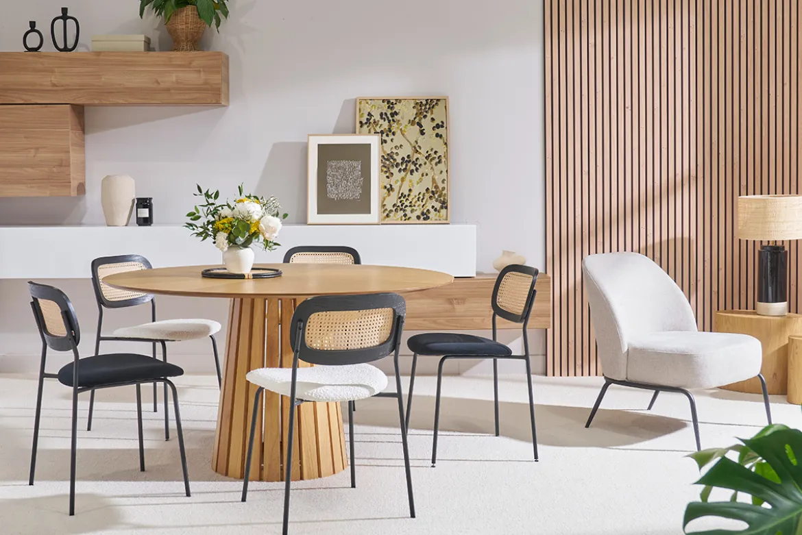 Table à manger ronde en bois clair chêne D137 cm DITA