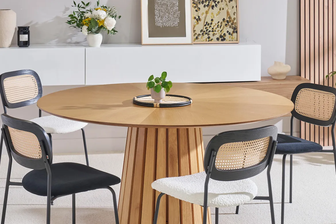 Table à manger ronde en bois clair chêne D137 cm DITA