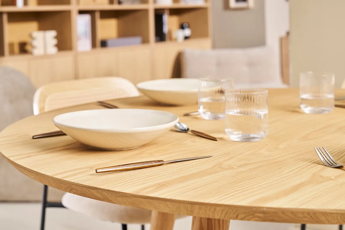 Table à manger ronde frêne D120 cm LIVIA