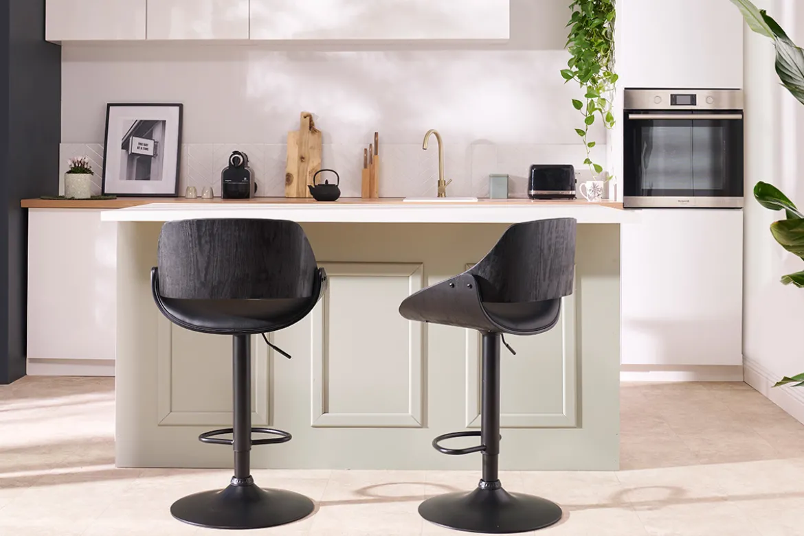 Tabouret de bar design noir réglable pivotant 360° CLASH