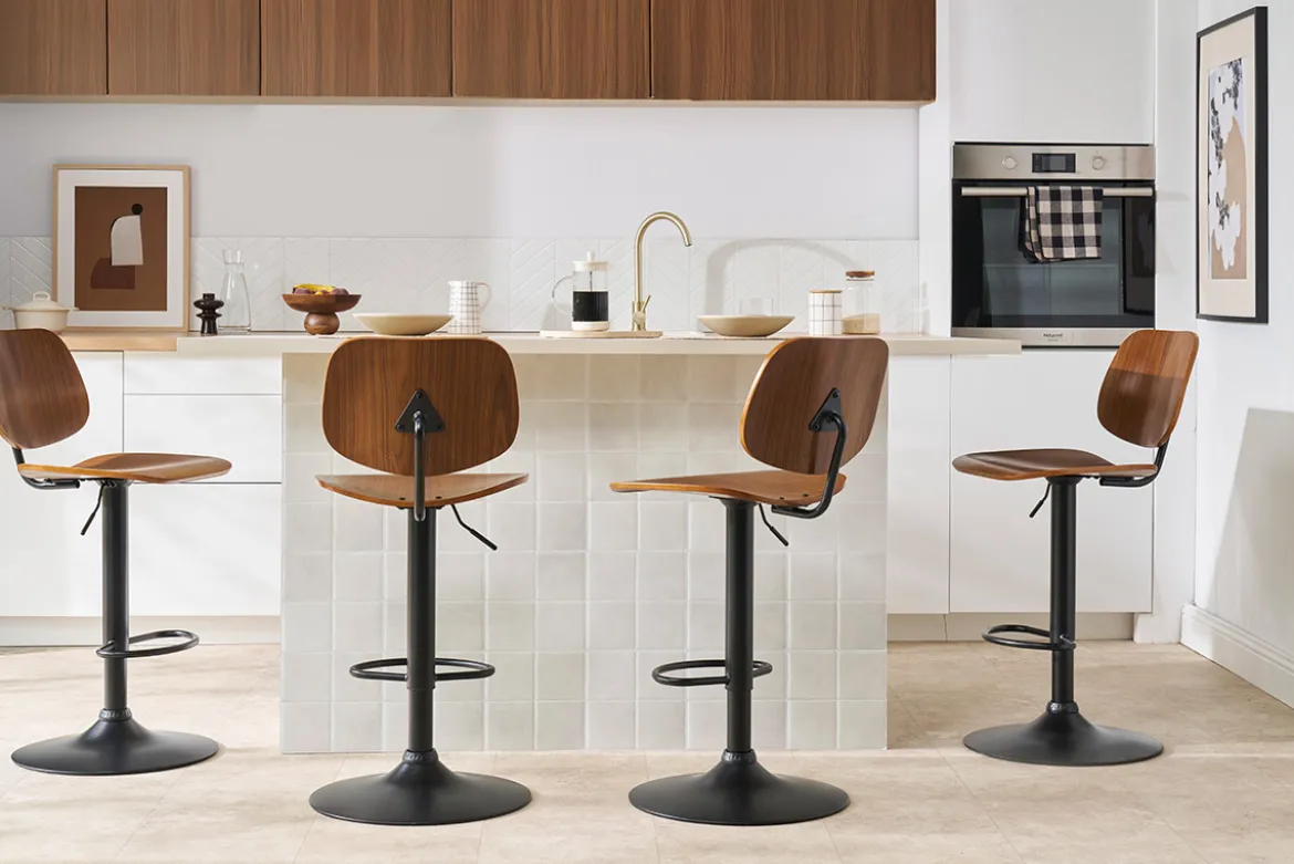 Tabouret de bar relevable noyer et métal noir TOBIAS