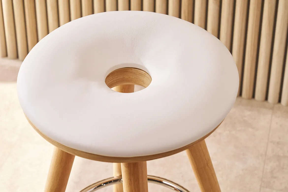 Tabouret de bar scandinave blanc et bois clair 65 cm NORDECO