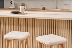 Tabourets de bar blancs et bois clair 65 cm (lot de 2) GRAMMA