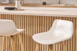 Tabourets de bar design blanc et bois clair H65 cm (lot de 2) NONIE