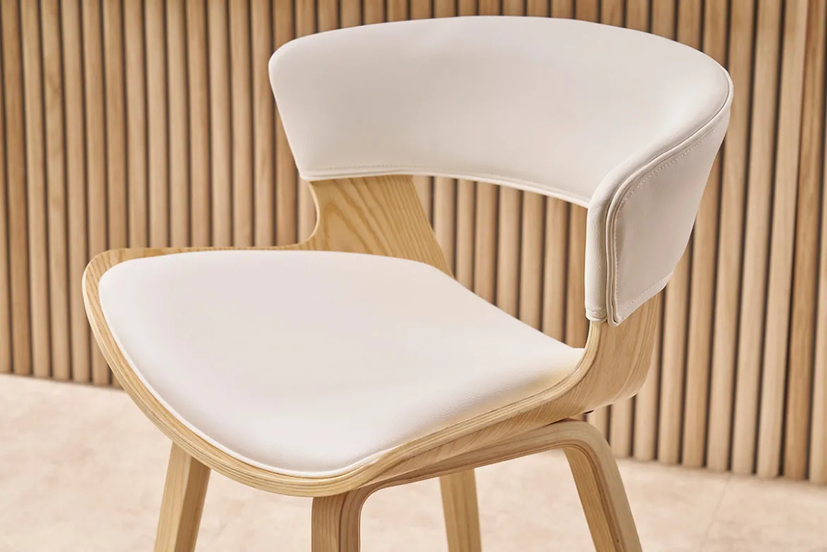 Tabourets de bar design blanc et bois clair H65 cm (lot de 2) SYRAH