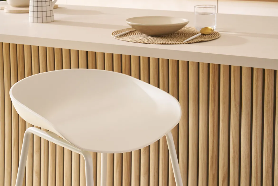 Tabourets de bar design blancs H75 cm (lot de 2) PEBBLE