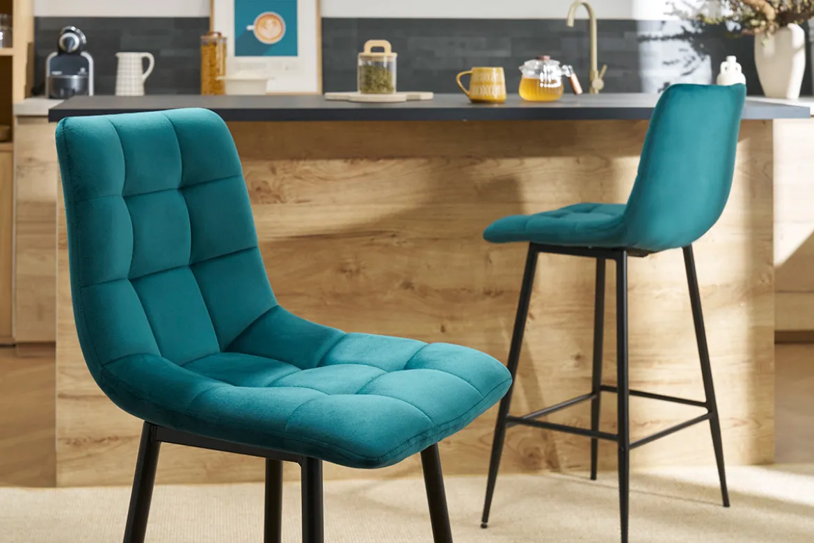 Tabourets de bar design en velours bleu pétrole H65 cm (lot de 2) MAXWELL