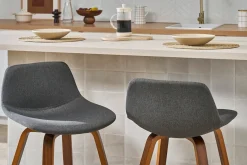 Tabourets de bar design gris foncé et noyer H65 cm (lot de 2) NONIE
