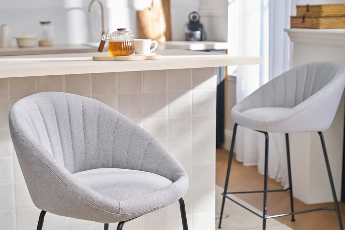 Tabourets de bar design tissu gris clair 65 cm (lot de 2) SHERU