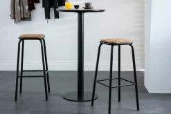 Tabourets de bar empilables noir et bois foncé H77.5 cm (lot de 2) MEMPHIS