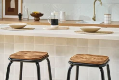 Tabourets de bar empilables noir et bois foncé H65 cm (lot de 2) MEMPHIS