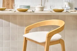 Tabourets de bar en tissu effet velours texturé beige et bois clair H68 cm (lot de 2) PULSO