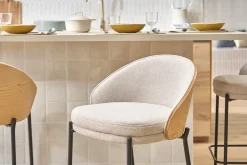 Tabourets de bar en tissu effet velours texturé beige, bois foncé et métal H65 cm (lot de 2) TUCSON