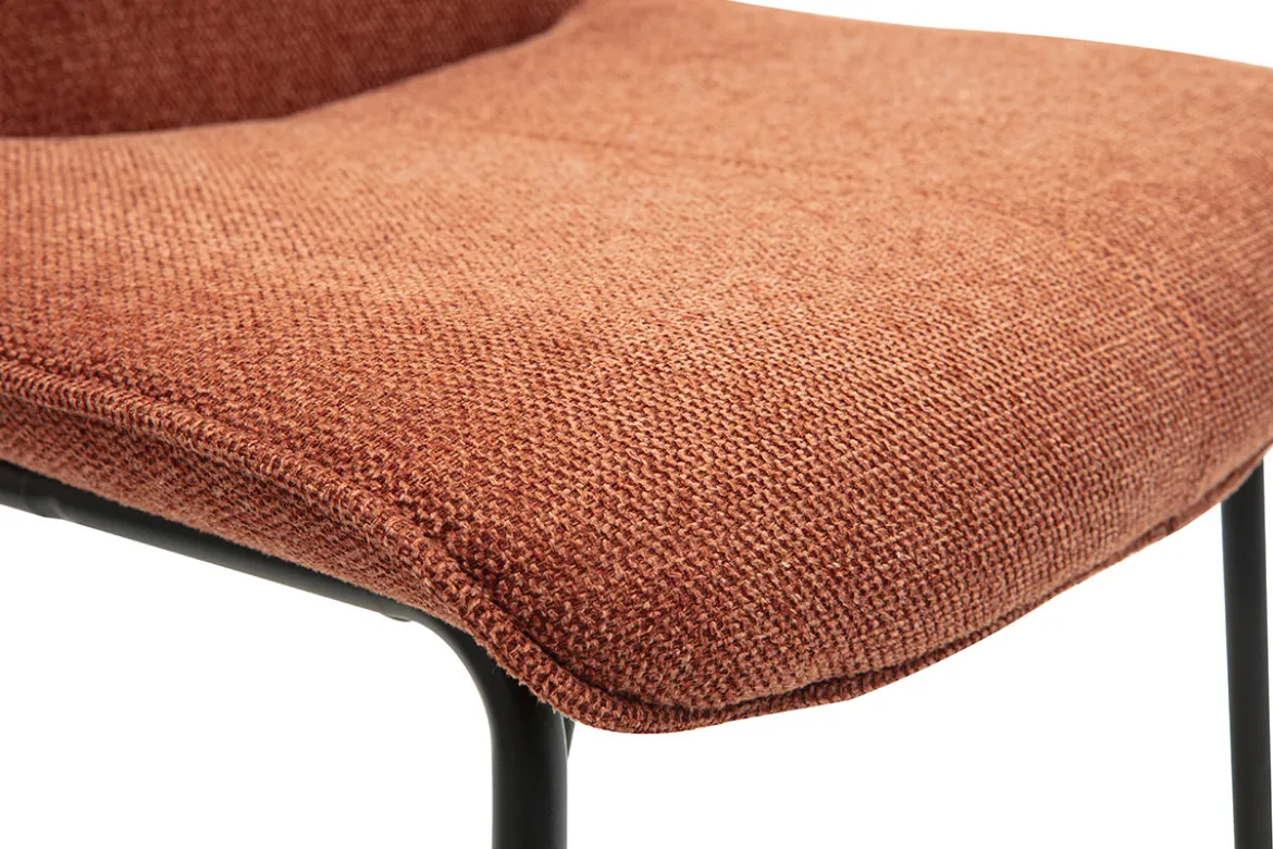 Tabourets de bar en tissu effet velours texturé terre brûlée et métal noir H65 cm (lot de 2) BOOST