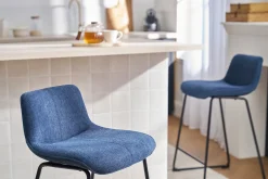 Tabourets de bar en tissu effet velours texturé bleu foncé et métal H65 cm (lot de 2) BOOST