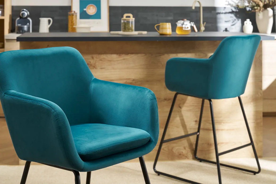 Tabourets de bar en velours bleu pétrole H65 cm (lot de 2) AMIKA