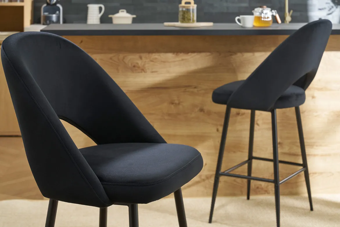 Tabourets de bar en velours noir et métal H65 cm (lot de 2) COSETTE