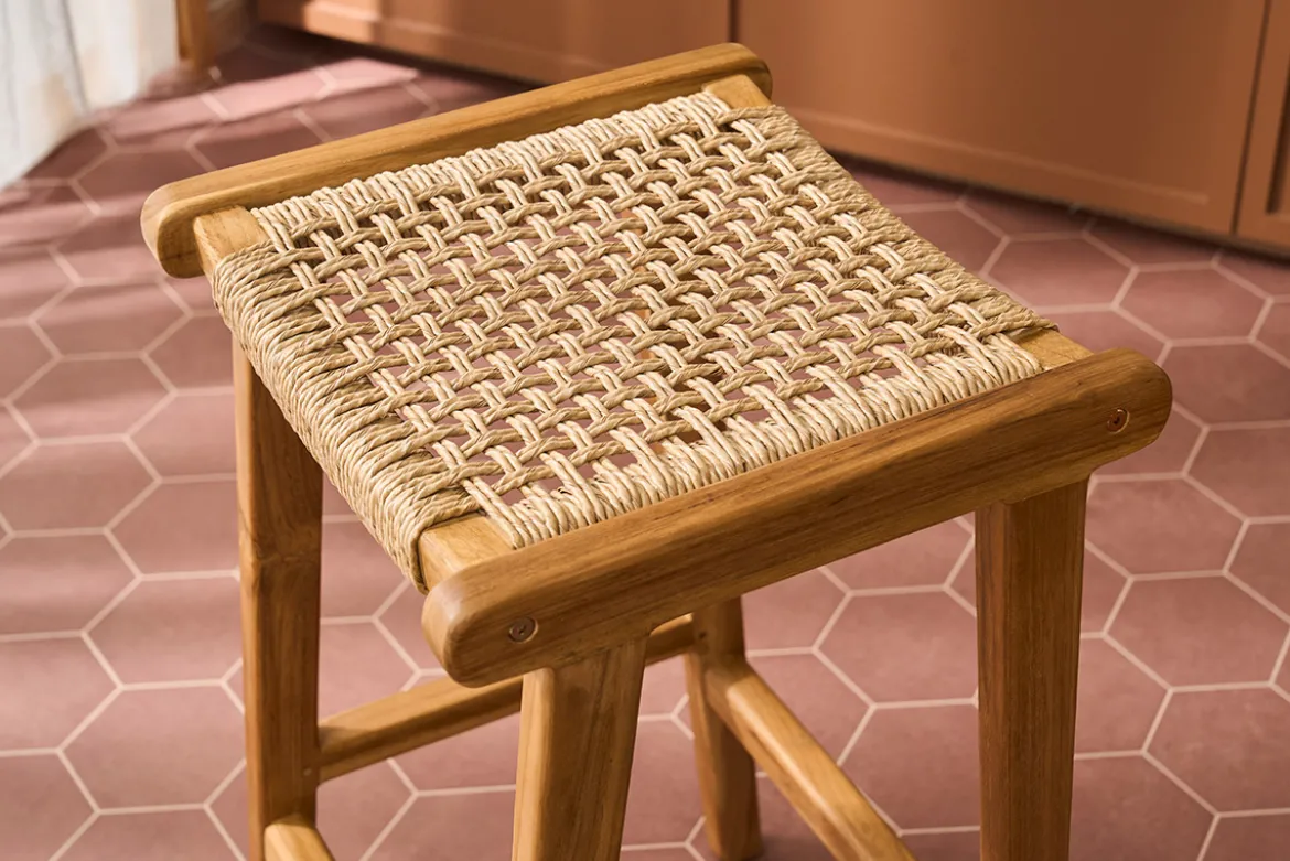 Tabourets de bar ethniques extérieur en bois teck massif et cannage rotin H66 cm (lot de 2) GAWA