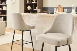 Tabourets de bar pivotants 360° en tissu chenille beige et métal H66 cm (lot de 2) HASTA