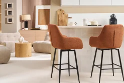 Tabourets de bar pivotants 360° en tissu effet velours texturé terre brûlée et métal H65.5 cm (lot de 2) ALESS