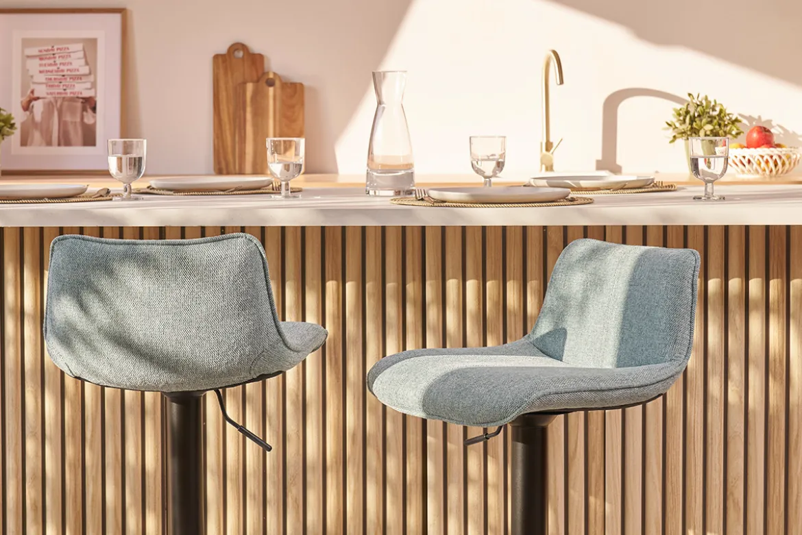 Tabourets de bar réglables en tissu effet velours texturé vert céladon et métal (lot de 2) BOOST
