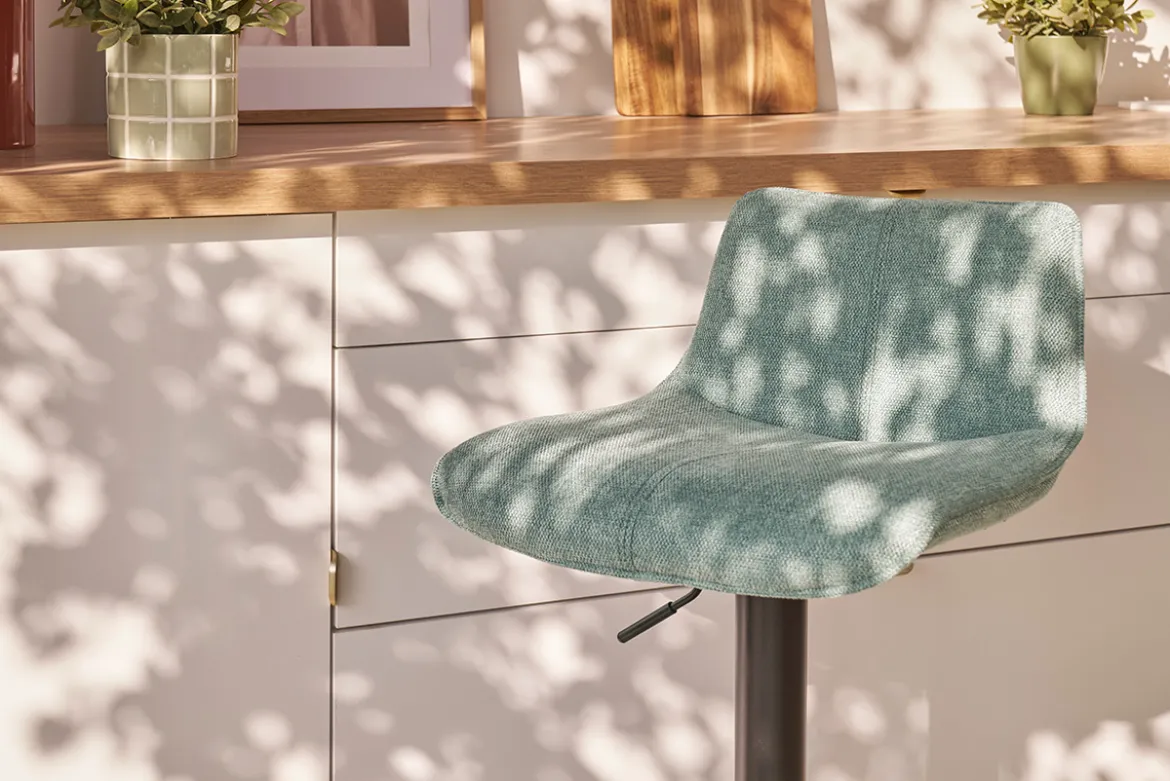 Tabourets de bar réglables en tissu effet velours texturé vert céladon et métal (lot de 2) BOOST