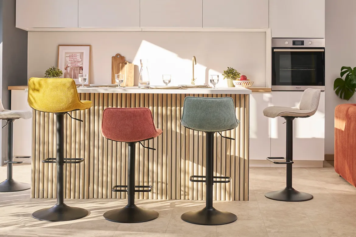 Tabourets de bar réglables pivotants 360° en tissu effet velours texturé beige et métal noir (lot de 2) BOOST