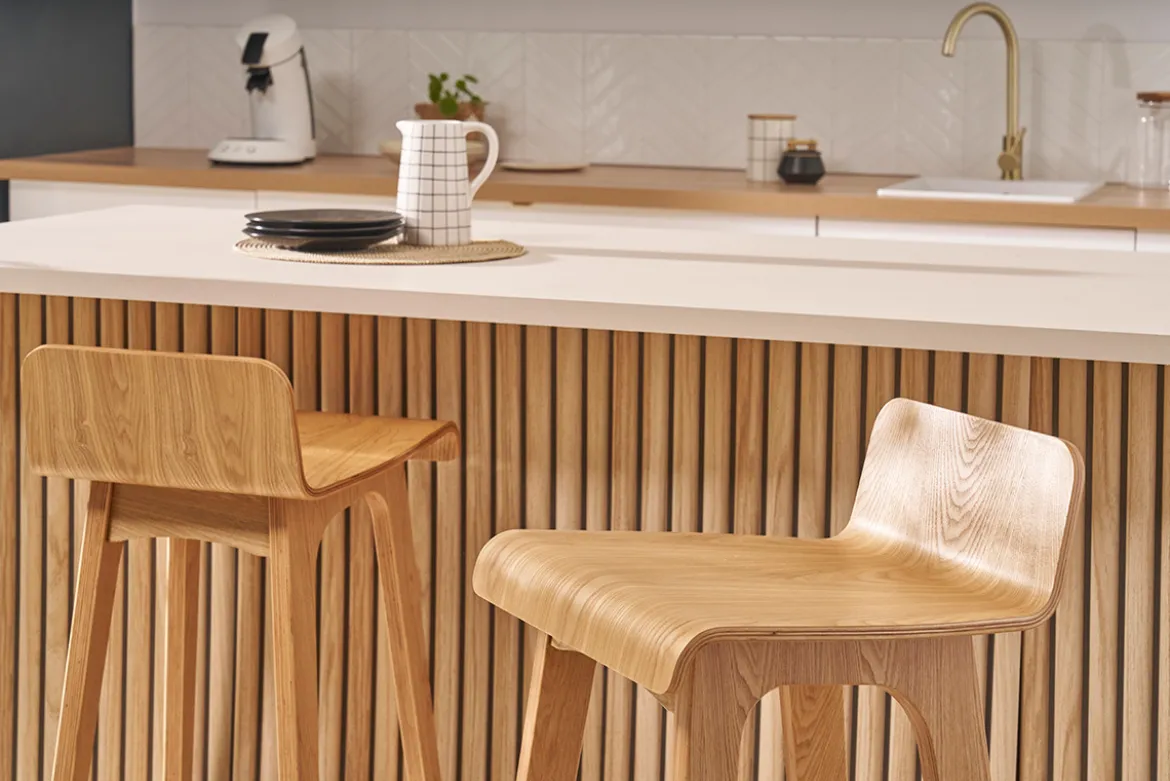 Tabourets de bar scandinaves en bois clair H75 cm (lot de 2) BALTIK