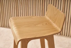 Tabourets de bar scandinaves en bois clair H75 cm (lot de 2) BALTIK
