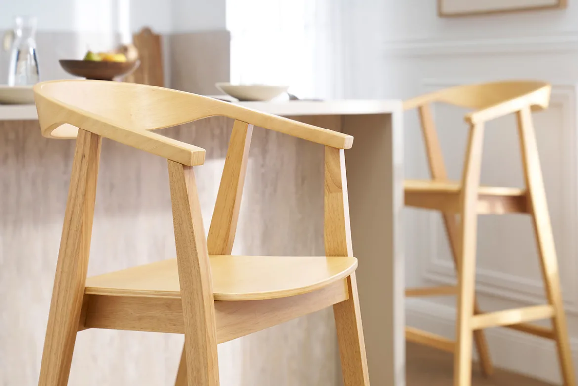 Tabourets de bar scandinaves en bois clair H66.5 cm (lot de 2) BAHIA