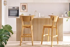 Tabourets de bar scandinaves finition chêne H65 cm (lot de 2) LEENA