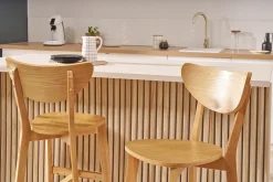 Tabourets de bar scandinaves finition chêne H65 cm (lot de 2) LEENA