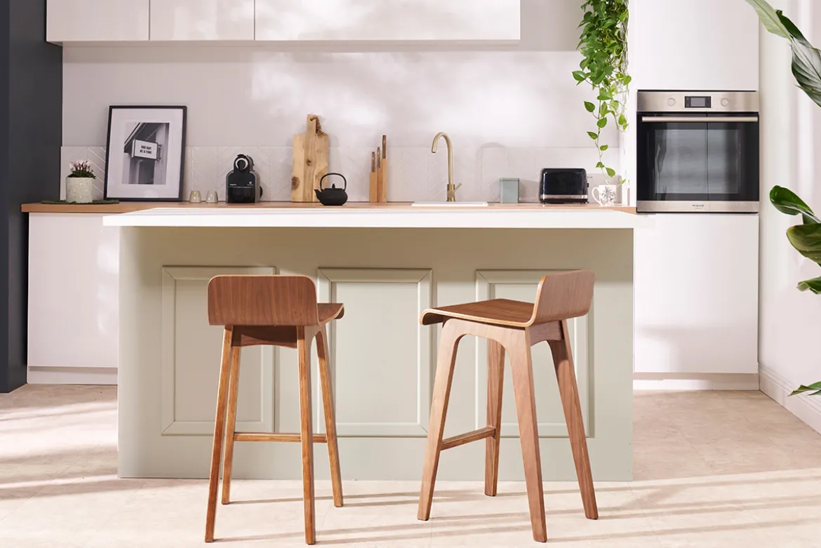 Tabourets de bar scandinaves noyer H65 cm (lot de 2) BALTIK