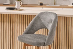 Tabourets de bar scandinaves tissu effet velours texturé gris et hévéa massif 65 cm (lot de 2) COSETTE